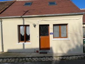 Maisons de vacances Maison Le grand sapin , 5min du zoo parc de Beauval : Maison 2 Chambres