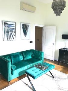 Cloud Nine - Luxe Apartment