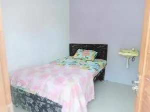 LiaOlin guest house Bantul - 班图尔