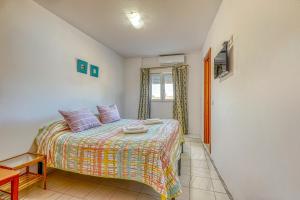 Deluxe Double Room with Extra Bed room in Ochomin Hostel