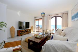 Estepona West Beachfront Apartment JANINE