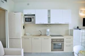 Charming studio apartment with garden view