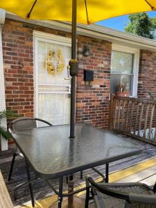 Family Friends and free parking close to downtown