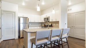 Landing Modern Apartment with Amazing Amenities (ID1009X820)