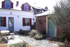 Villa Eden maison de pêcheur traditionnelle avec jardin - 4hvězdičkové hotely ve městě Cayeux-sur-Mer