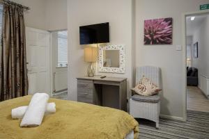 Hornby Apartments