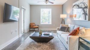 Landing Modern Apartment with Amazing Amenities (ID248)