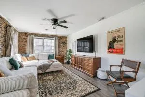 Family-Friendly Durham Home with Large Deck! - Lowes Grove