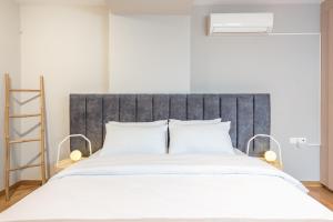 Artistic 2BR Maisonette: An Architectural Delight