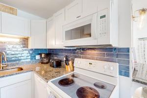 Summit Beach Resort, Unit 704