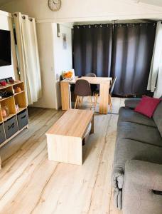 Chalets Chalet - Mer - Nature - village medieval : photos des chambres