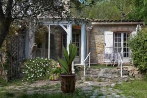 Le BASTIDON de CHANTE PIERRE