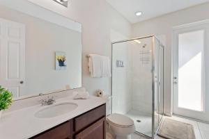 Mario Madness 10 Bed Sleeps 27 with Pool and Gameroom