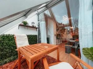 Schönbrunn Gardens Vienna Apartment - Gumpoldskirchen