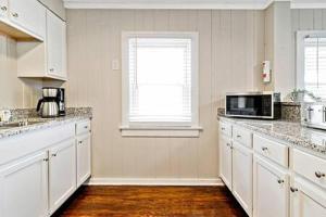 Beachwalk #2 8 minute walk to the Beach