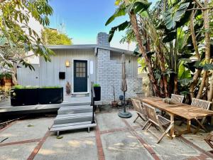Charming Zen Venice Beach 3BR Home wPatio & WD