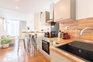 Renovated apartment 3bed 2bath
