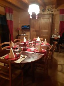 Chalets Chalet, Murat (nouveau logement) : photos des chambres