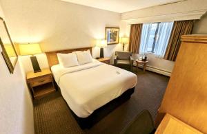 Queen Room - Non-Smoking (Stairs Access) room in Best Western Plus Kelly Inn
