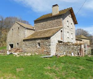 Gîte au calme pleine nature près dun ruisseau