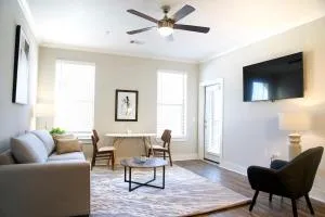 Landing Modern Apartment with Amazing Amenities (ID2045X42) - Gleneagle