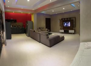 Garden Apartment in Sheikh Zayed Private Entrance 24h Security