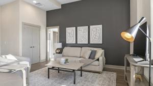 Landing Modern Apartment with Amazing Amenities (ID6802X67)