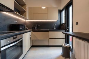 Corner Penthouse in Acropolis