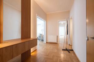 Corner Penthouse in Acropolis