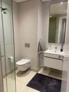 Load-Shedding Free Trendy 2-bed 2-bath Apartment