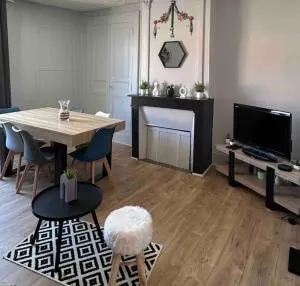 Gîte Cosy - 72m2 - Hyper Centre - Tout équipé - Saint-Julien-des-Chazes