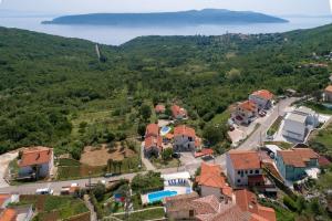 Villa Zaria by Briskva