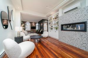 The Rock and Red Luxury Condo