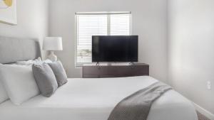 Landing Modern Apartment with Amazing Amenities (ID1254X737)