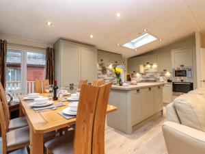 Wainwright Lodge