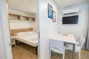 SMALL CAMP Baia Domizia KR VIP Full Service