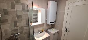 Divčinova B10 Tomić