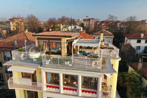 Suite with Terrace and Lagoon View room in OASIS Golden Lagoon Chalet