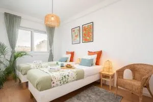 Host Wise - Spacious Modern Flat w Balcony - Senhora do Porto