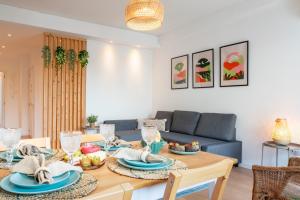 Host Wise - Spacious Modern Flat w Balcony