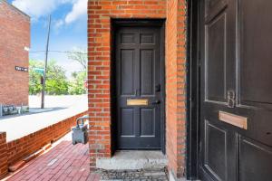 Housepitality - The City View Suite
