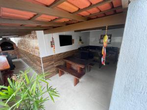 Apartamento Praia do Morro com Churrasqueira, Cozinha Gourmet e Wifi