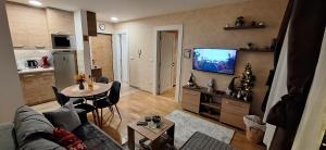 Divčinova B10 Tomić