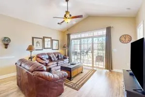 Serene Barefoot Resort Condo - Briarwood
