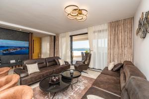 Seaside luxury villa with a swimming pool Sukosan, Zadar - 22250