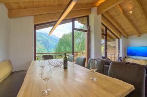 Ski-in Ski-out Chalet Maiskogel "Bergli" - by Alpen Apartments