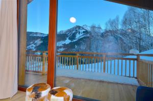 Ski-in Ski-out Chalet Maiskogel 17C - by Alpen Apartments