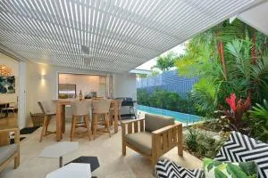 Tropical Villa on Craven Close - Mossman