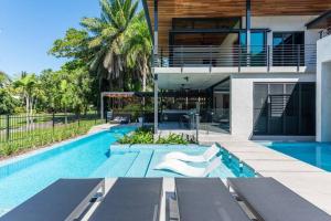 8 Beachfront Mirage