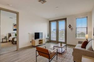 Modern 2BR CozySuites on Town Lake waterfront 13